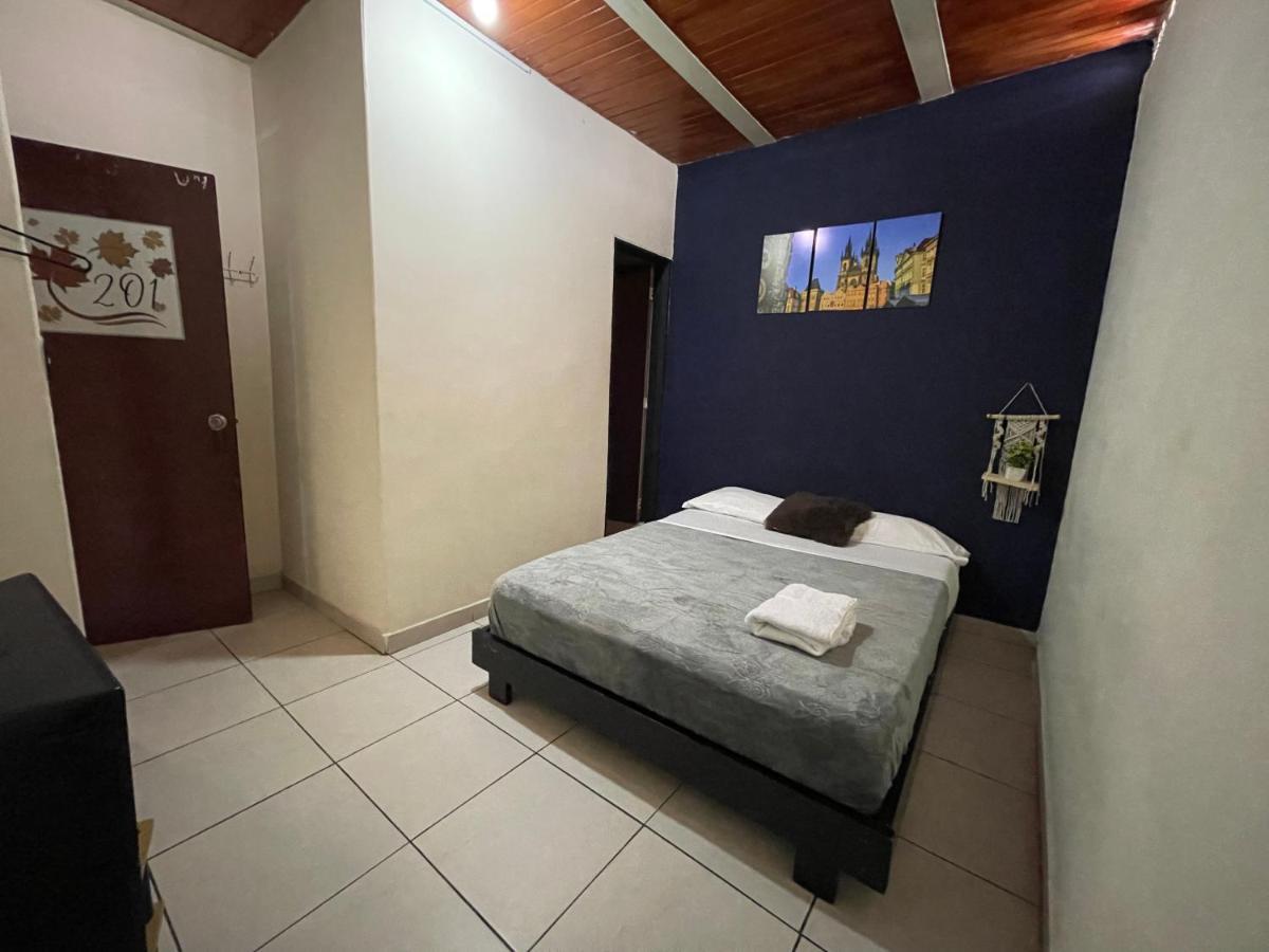 Otono Hostel San Gil Luaran gambar